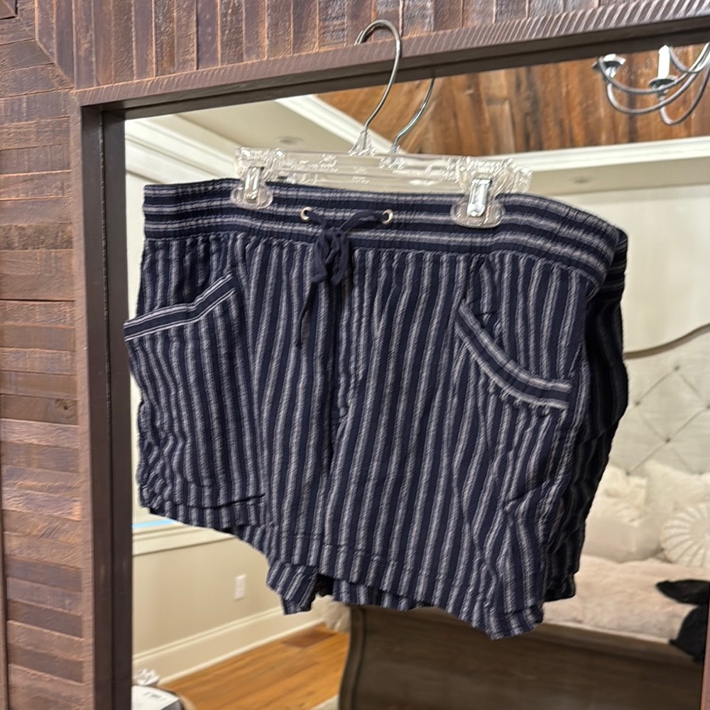 Gap Striped Navy Blue Shorts